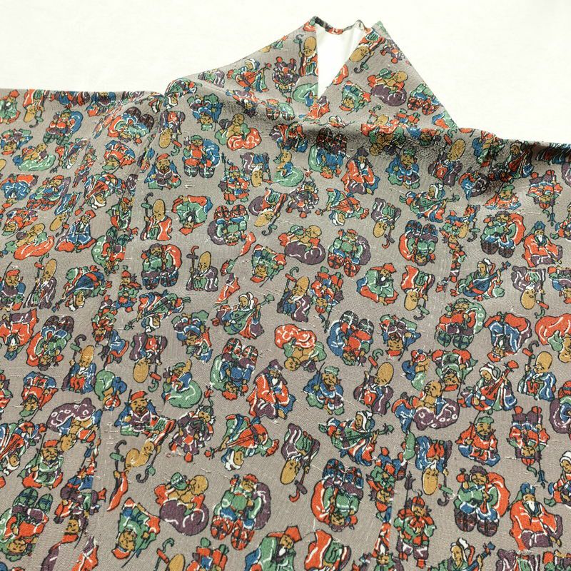 小紋 七福神 縮緬 総柄 正絹 人物・動物柄 袷仕立て 身丈158.5cm 裄丈63.5cm 一部しつけ糸付き 着物 グレー_画像16