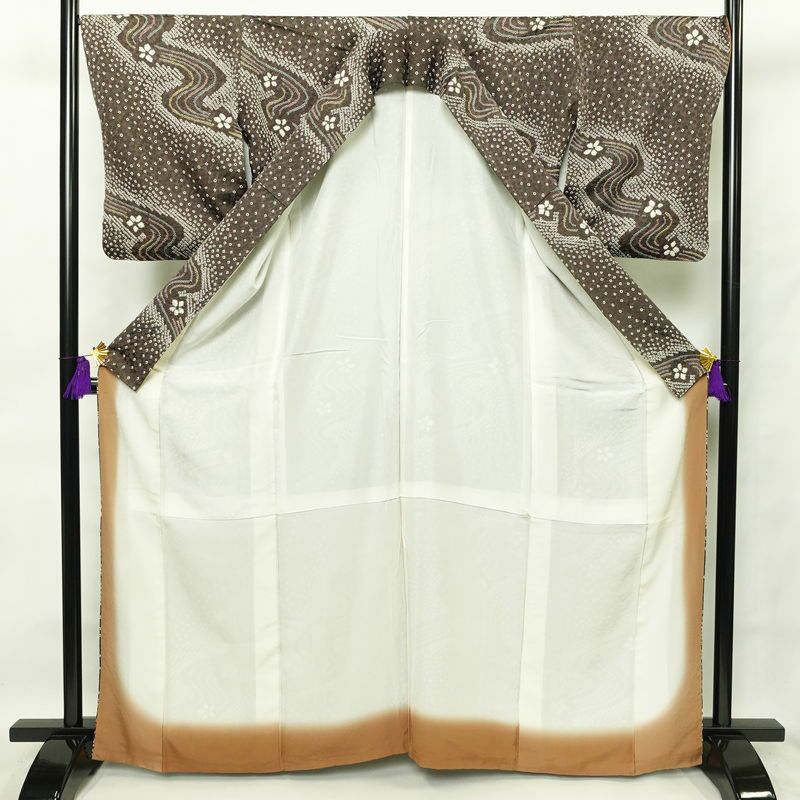 小紋 良品 絞り 総絞り 正絹 花柄 袷仕立て 身丈165cm 裄丈67.5cm 着物 流水 茶_画像3