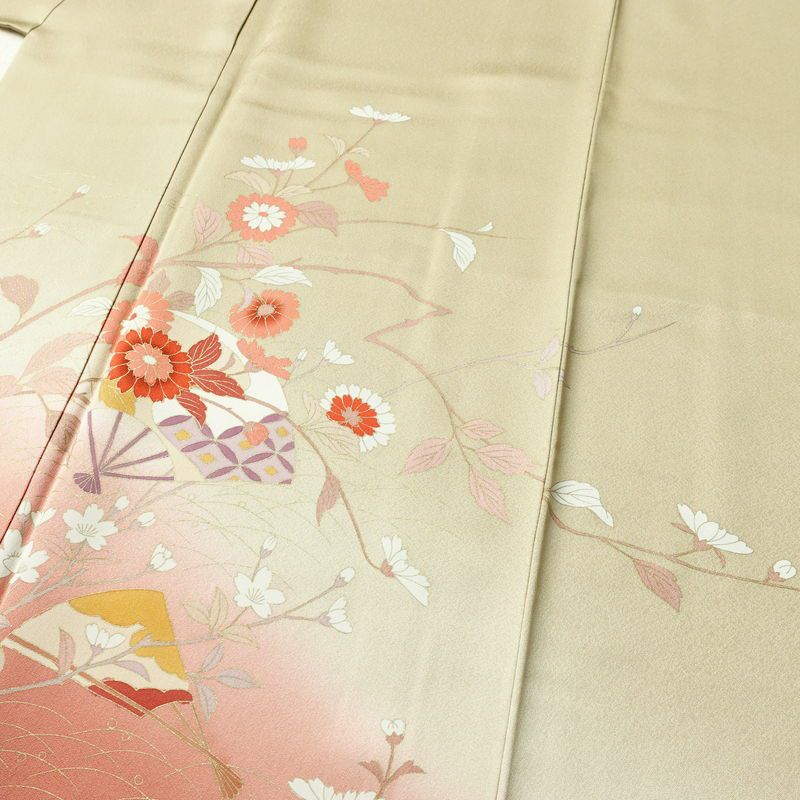 訪問着 良品 一つ紋付き 正絹 木の葉・植物柄 袷仕立て 身丈156.5cm 裄丈64.5cm 金彩 フォーマル 着物 扇子 ベージュ_画像5