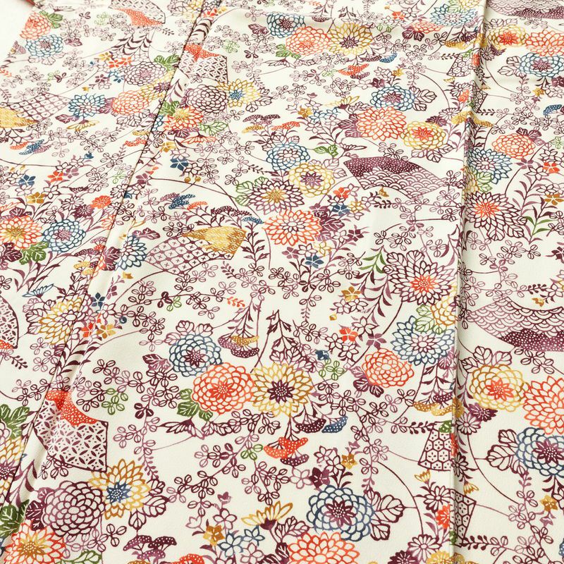小紋 しつけ糸付き 縮緬 総柄 正絹 古典柄 袷仕立て 身丈157.5cm 裄丈65.5cm 着物 白_画像5