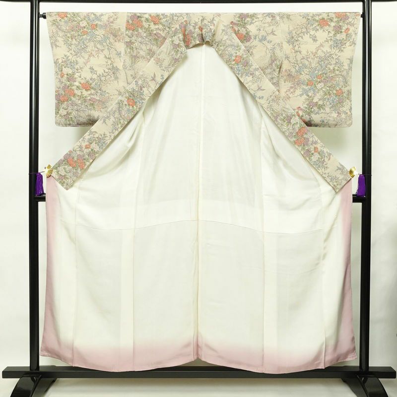 小紋 しつけ糸付き 縮緬 正絹 花柄 袷仕立て 身丈154.5cm 裄丈66cm 金彩 着物 ベージュ_画像3