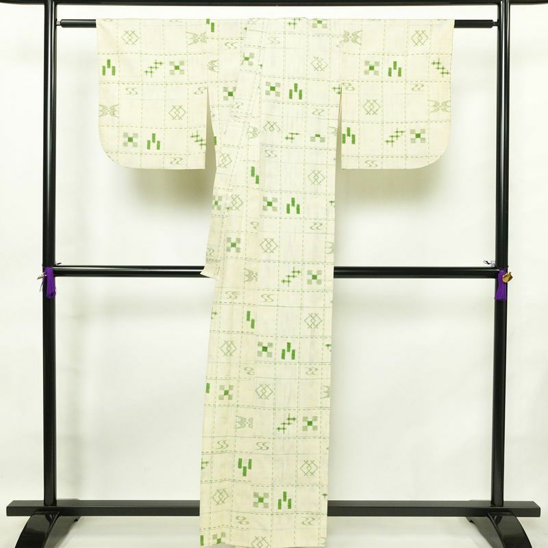 単衣 正絹 古典柄 単衣仕立て 身丈159.5cm 裄丈66cm 着物 クリーム_画像2