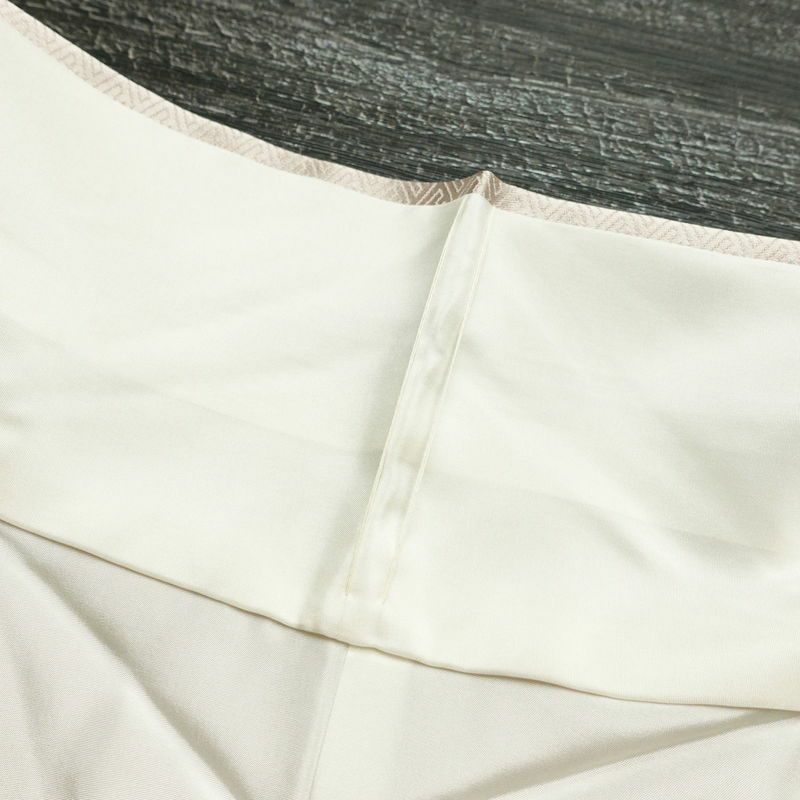 訪問着 良品 綸子 正絹 古典柄 袷仕立て 身丈159.5cm 裄丈65.5cm 箔 一部しつけ糸付き 金彩 フォーマル 着物 菊 薄柿色 小豆・エンジ_画像17