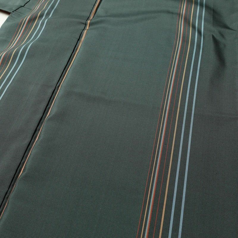 紬 正絹 縞柄・線柄 袷仕立て 身丈160.5cm 裄丈65.5cm 着物 モダン 緑・うぐいす色_画像5