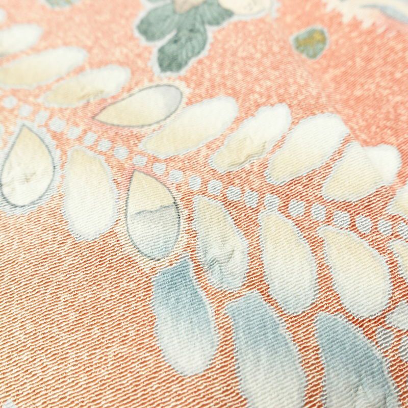 訪問着 良品 しつけ糸付き 縮緬 正絹 花柄 袷仕立て 身丈169.5cm 裄丈70.5cm 箔 絞り 共八掛 金彩 フォーマル 着物 ピンク_画像7