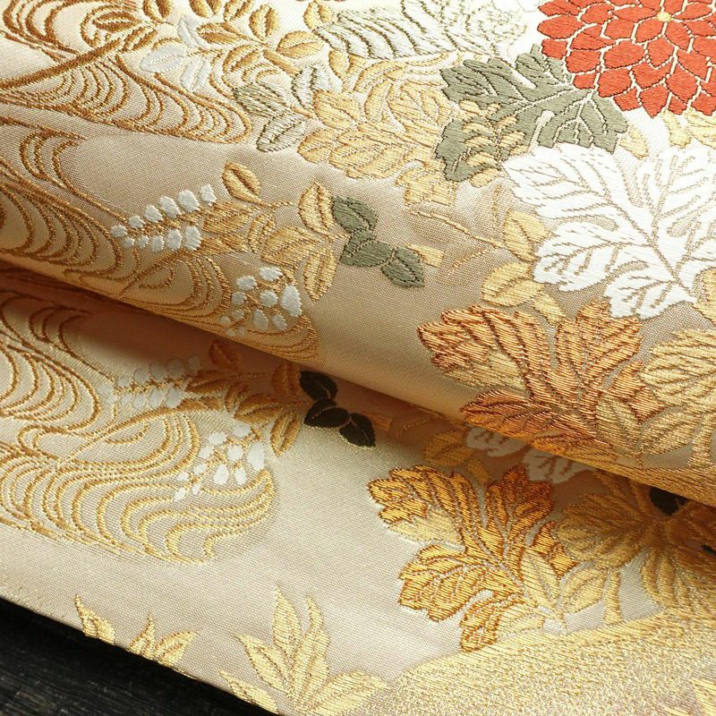 袋帯 六通柄 フォーマル用 正絹 花柄 箔 金糸 菊 蝶 帯 ベージュ_画像7