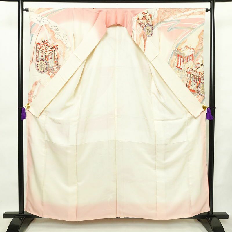 振袖 正絹 古典柄 袷仕立て 身丈158.5cm 裄丈64cm 箔 金彩 御所車 アンティーク風 着物 ピンク_画像3