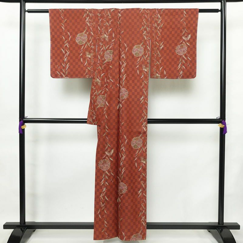 小紋 良品 しつけ糸付き ポリエステル 古典柄 袷仕立て 身丈158cm 裄丈65cm 着物 茶_画像2