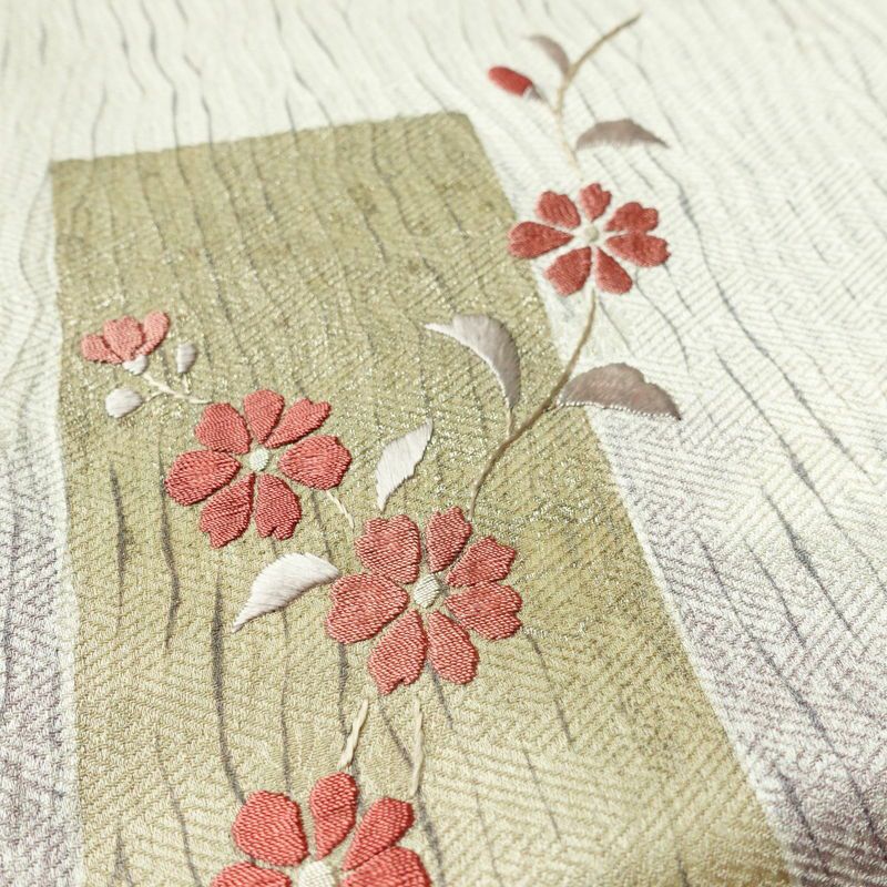 付け下げ しつけ糸付き 絞り 正絹 花柄 袷仕立て 身丈160.5cm 裄丈68.5cm 箔 刺繍 フォーマル 着物 クリーム_画像7