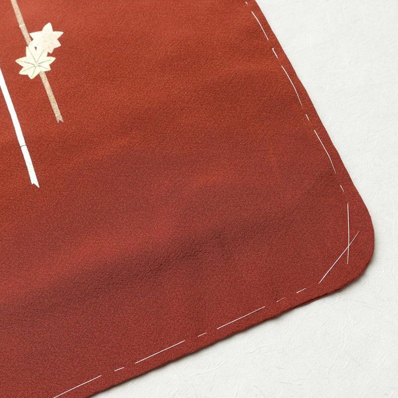 付け下げ 良品 しつけ糸付き 縮緬 正絹 古典柄 袷仕立て 身丈164cm 裄丈70cm 箔 刺繍 フォーマル 着物 松 紅葉 赤・朱_画像17