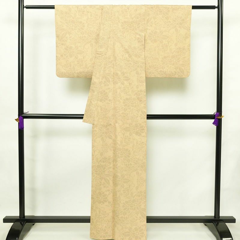 紬 良品 正絹 花柄 袷仕立て 身丈162cm 裄丈65.5cm 着物 ベージュ_画像2