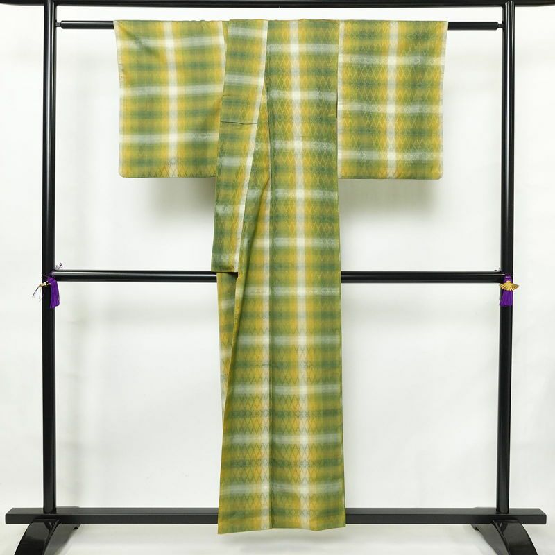 紬 正絹 縞柄・線柄 袷仕立て 身丈154cm 裄丈63cm 着物 緑・うぐいす色_画像2