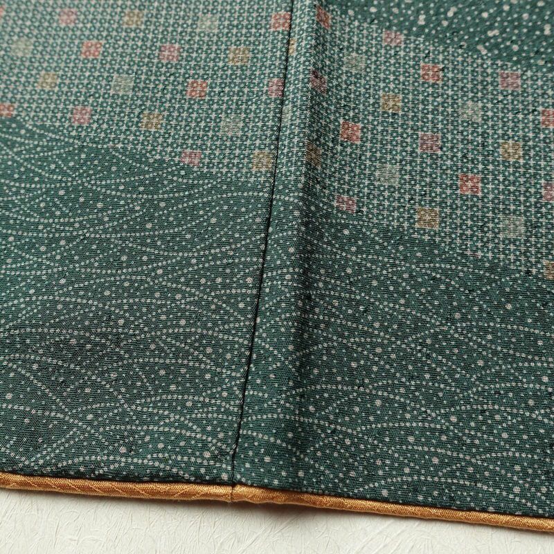 付け下げ 良品 正絹 古典柄 袷仕立て 身丈163.5cm 裄丈65cm フォーマル 着物 緑・うぐいす色_画像9