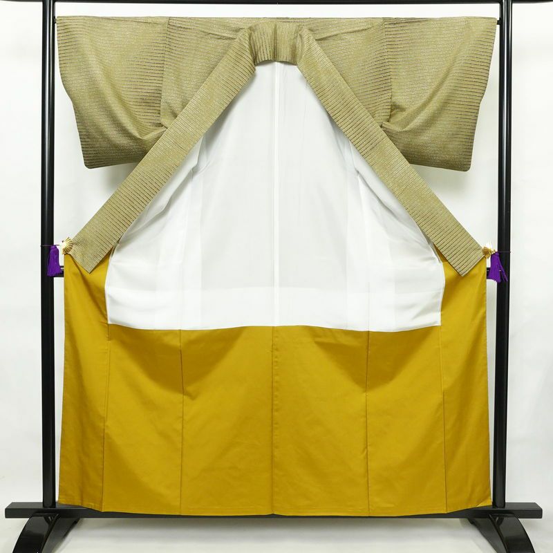 大島紬 良品 証紙なし 正絹 縞柄・線柄 袷仕立て 身丈160cm 裄丈67cm 着物 緑・うぐいす色_画像3