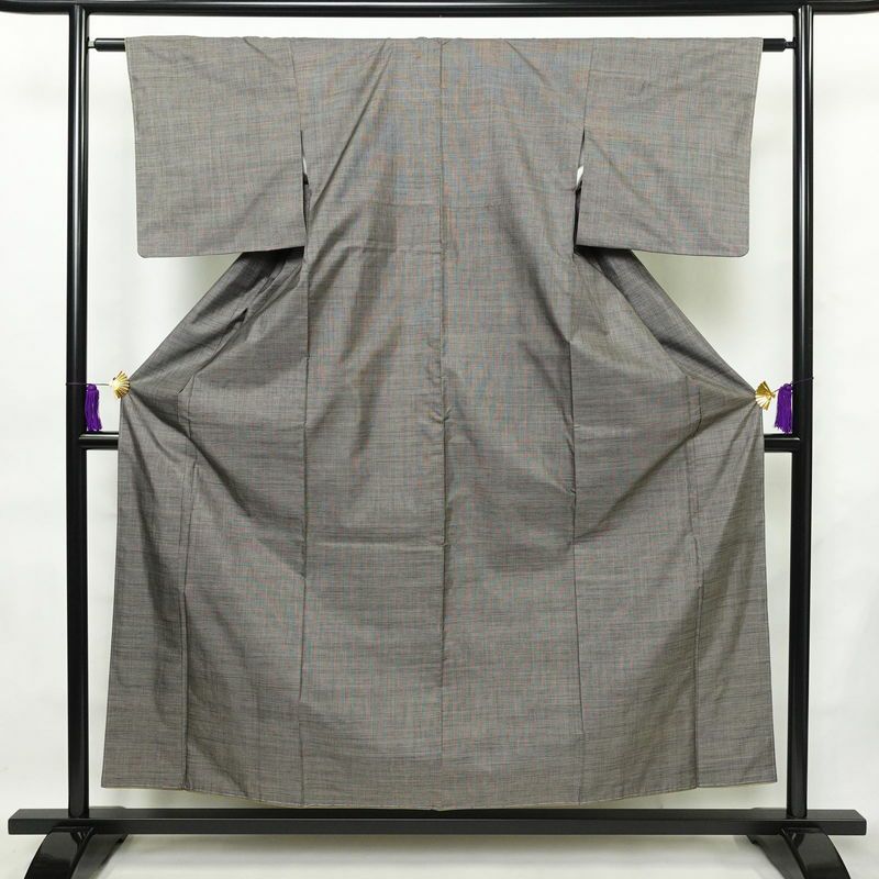 紬 良品 しつけ糸付き 正絹 その他の柄 袷仕立て 身丈156cm 裄丈62cm 着物 グレー_画像1