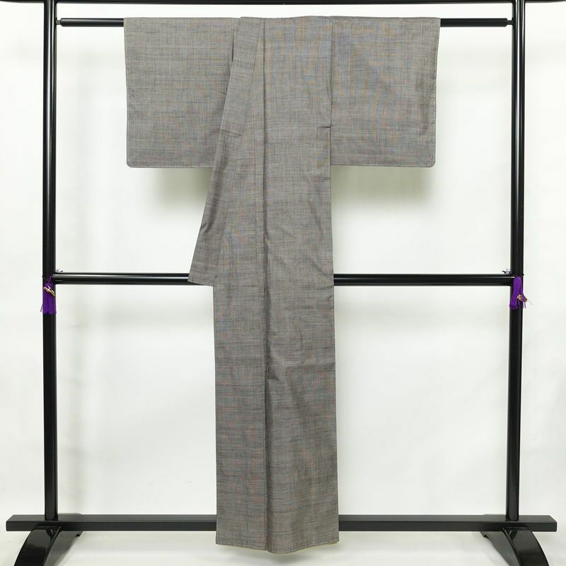 紬 良品 しつけ糸付き 正絹 その他の柄 袷仕立て 身丈156cm 裄丈62cm 着物 グレー_画像2