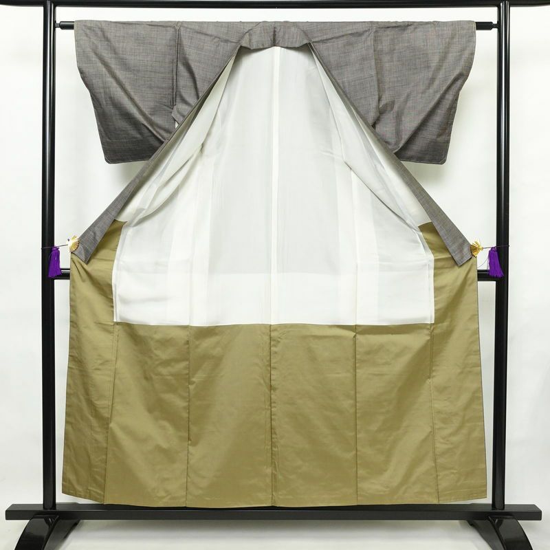 紬 良品 しつけ糸付き 正絹 その他の柄 袷仕立て 身丈156cm 裄丈62cm 着物 グレー_画像3