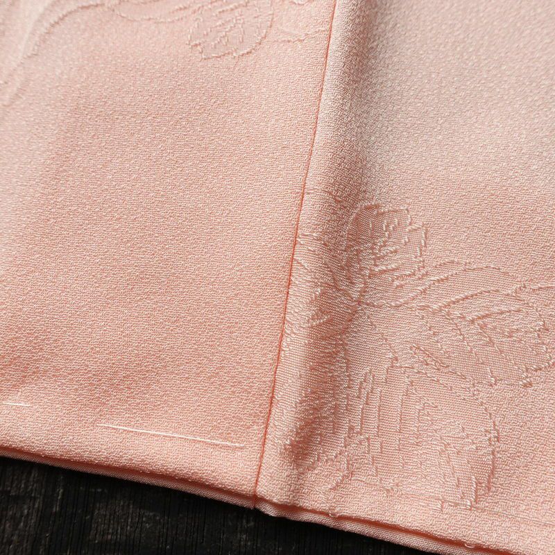 色無地 寿光織 良品 しつけ糸付き 正絹 木の葉・植物柄 袷仕立て 身丈158.5cm 裄丈63.5cm 着物 ピンク_画像10