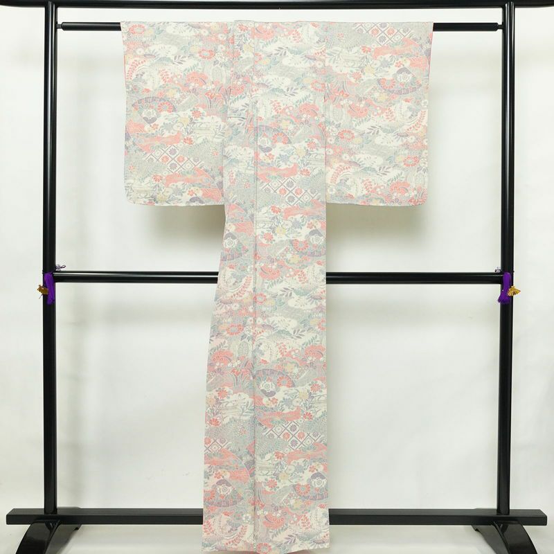 小紋 しつけ糸付き 縮緬 総柄 正絹 古典柄 袷仕立て 身丈159cm 裄丈64cm 着物 白_画像2