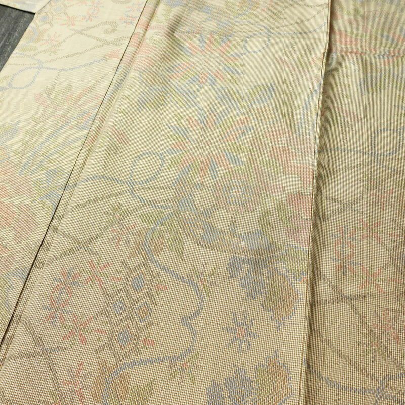 紬 正絹 木の葉・植物柄 袷仕立て 身丈151cm 裄丈63cm 一部しつけ糸付き 着物 ベージュ_画像5