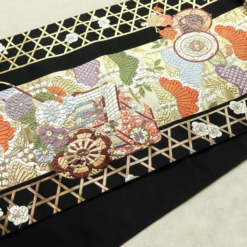 袋帯 六通柄 良品 フォーマル用 正絹 御所車 古典柄 箔 金糸 帯 黒_画像11