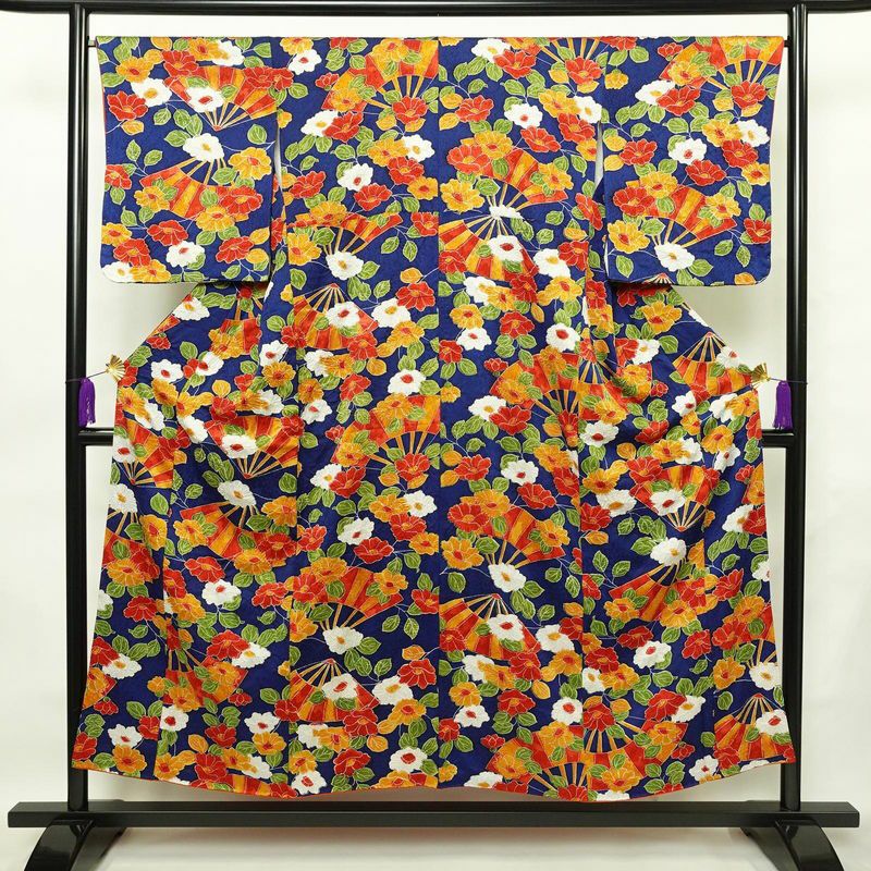 小紋 正絹 花柄 袷仕立て 身丈152cm 裄丈66.5cm 一部しつけ糸付き 着物 青・紺_画像1