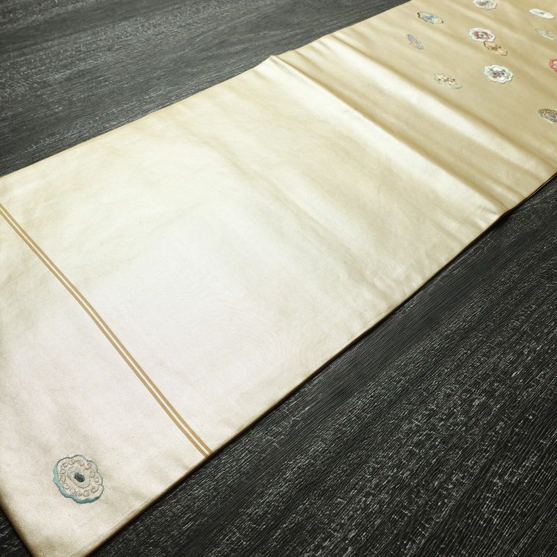 名古屋帯 太鼓柄 正絹 幾何学柄・抽象柄 名古屋仕立て 箔 刺繍 帯 黄・黄土色_画像10