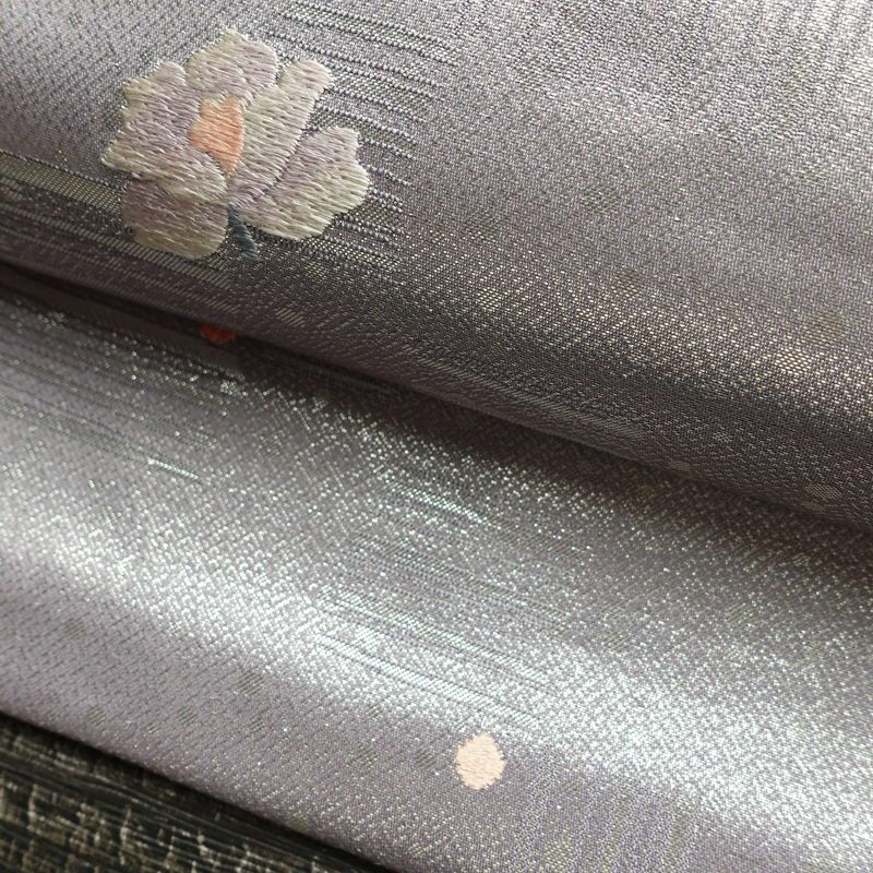 名古屋帯 太鼓柄 良品 正絹 花柄 名古屋仕立て 箔 刺繍 金糸 帯 紫・藤色_画像7