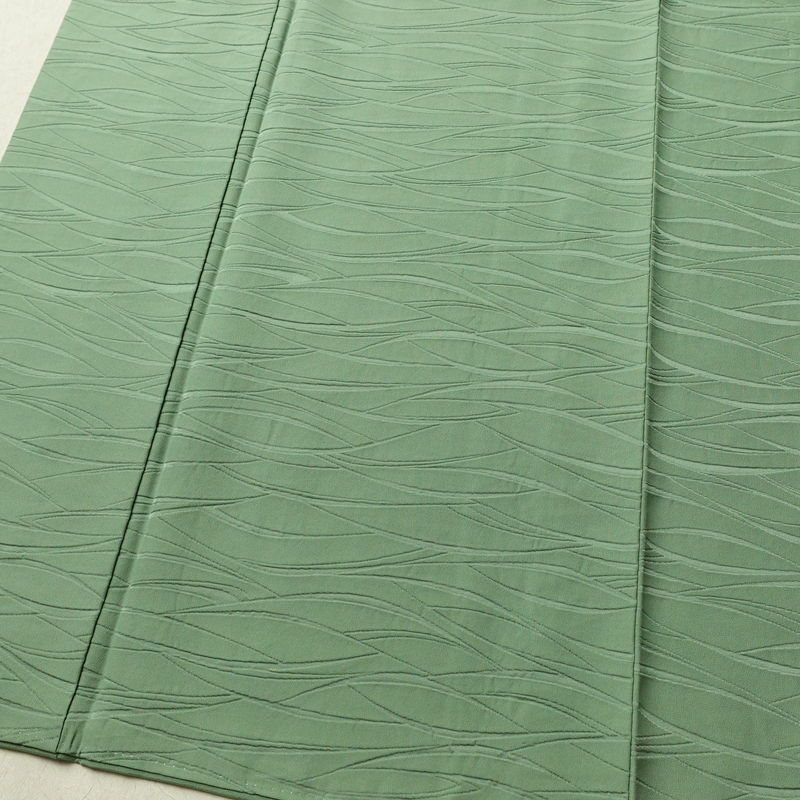 色無地 一つ紋付き 正絹 木の葉・植物柄 袷仕立て 身丈153cm 裄丈64.5cm 一部しつけ糸付き 着物 緑・うぐいす色_画像4