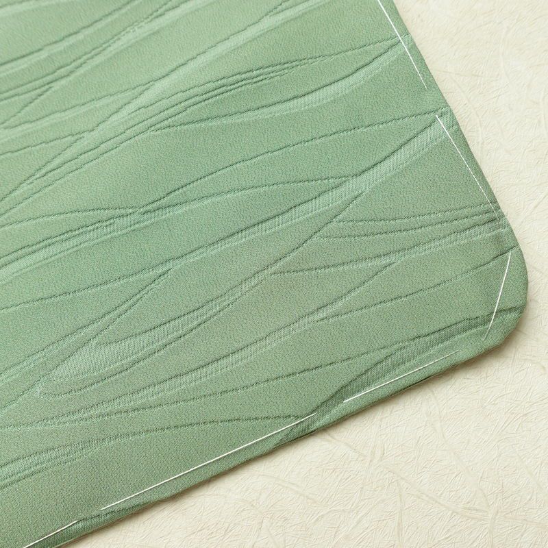 色無地 一つ紋付き 正絹 木の葉・植物柄 袷仕立て 身丈153cm 裄丈64.5cm 一部しつけ糸付き 着物 緑・うぐいす色_画像15