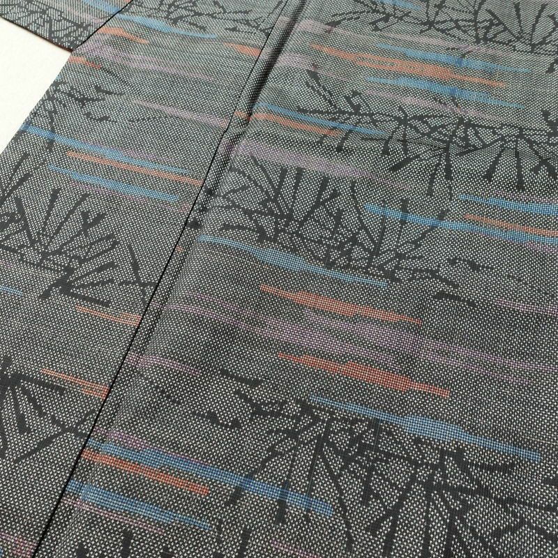 紬 正絹 木の葉・植物柄 袷仕立て 身丈152cm 裄丈63.5cm 着物 グレー_画像5