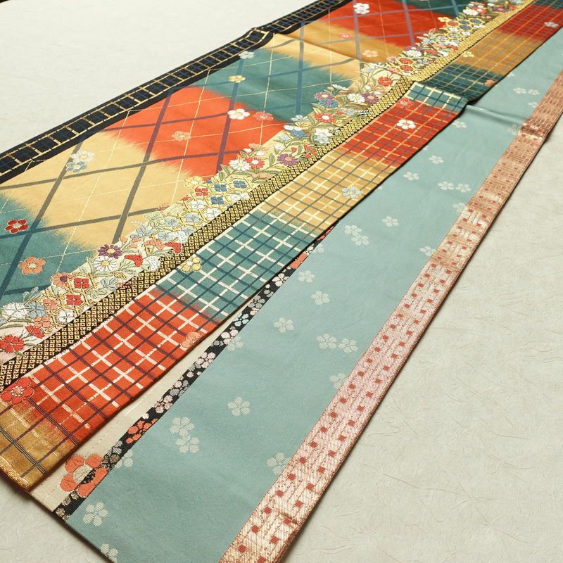 袋帯 リバーシブル 全通柄 美品 フォーマル用 正絹 花柄 箔 金糸 帯 多色使い_画像7