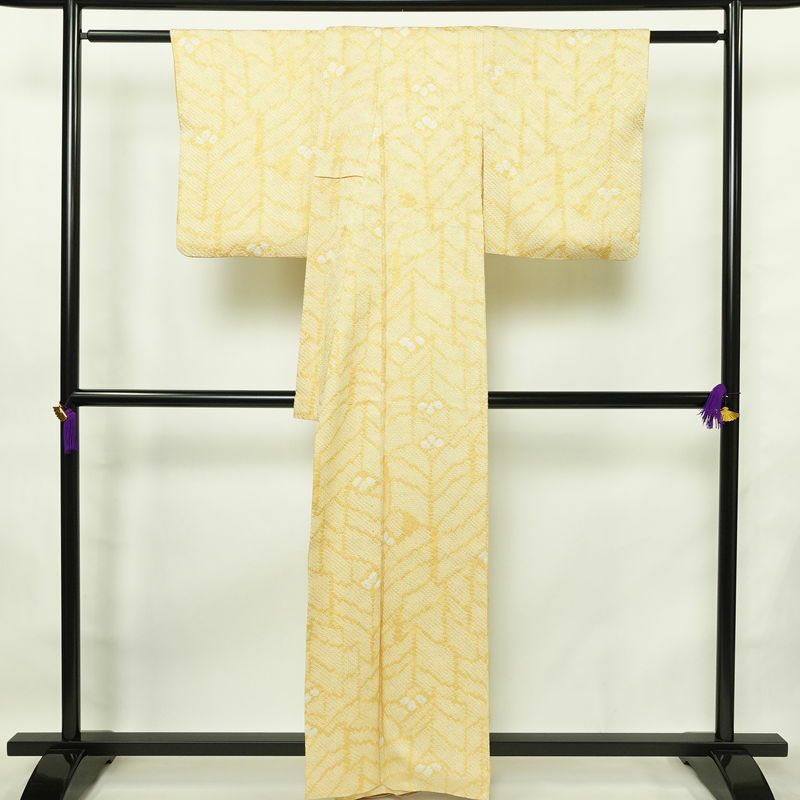 小紋 絞り 総絞り 正絹 古典柄 袷仕立て 身丈160cm 裄丈65.5cm 着物 クリーム_画像2
