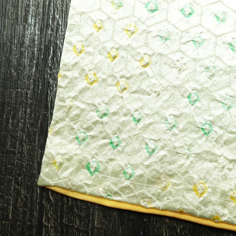 小紋 絞り しつけ糸付き 正絹 古典柄 袷仕立て 身丈160cm 裄丈65.5cm 着物 クリーム_画像13