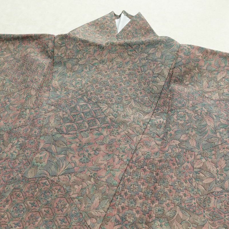 小紋 良品 しつけ糸付き 縮緬 総柄 ポリエステル 木の葉・植物柄 袷仕立て 身丈166cm 裄丈66cm 着物 多色使い_画像16