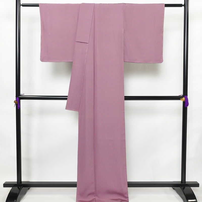 色無地 古法草木染 しつけ糸付き 鮫小紋 正絹 流水・波柄 袷仕立て 身丈169cm 裄丈68.5cm 着物 紫・藤色_画像2