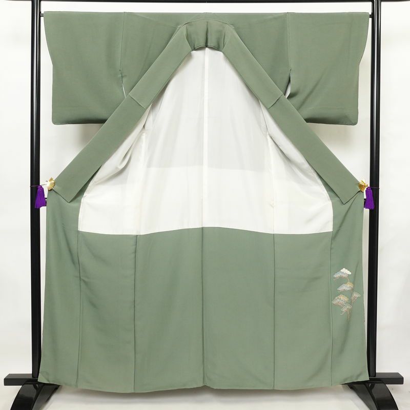 色留袖 縮緬 一つ紋付き 正絹 風景柄 袷仕立て 身丈160cm 裄丈67cm 共八掛 フォーマル 着物 緑・うぐいす色_画像3