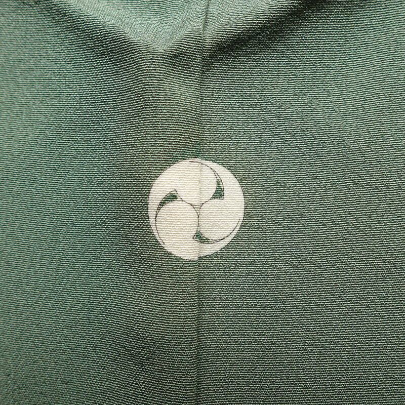 色留袖 縮緬 一つ紋付き 正絹 風景柄 袷仕立て 身丈160cm 裄丈67cm 共八掛 フォーマル 着物 緑・うぐいす色_画像15