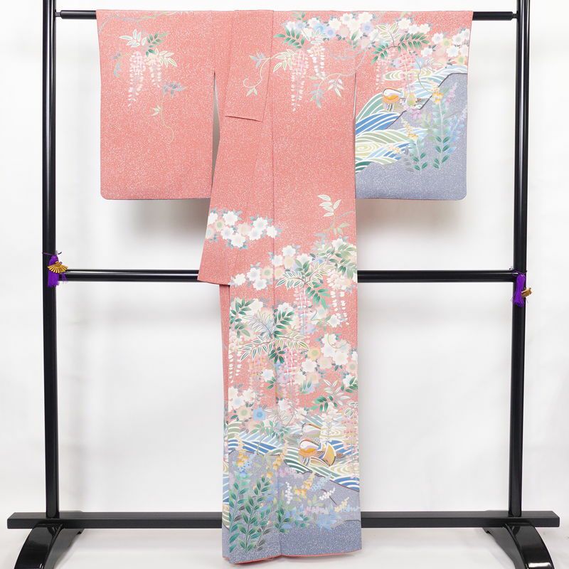 訪問着 良品 落款入り 縮緬 正絹 人物・動物柄 袷仕立て 身丈160cm 裄丈67cm フォーマル 着物 ピンク_画像2