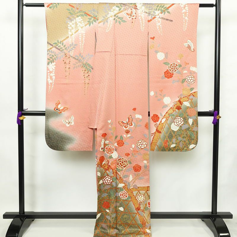 振袖 金駒刺繍 正絹 花柄 袷仕立て 身丈168cm 裄丈67.5cm 箔 金彩 蝶 フォーマル 着物 ピンク_画像2