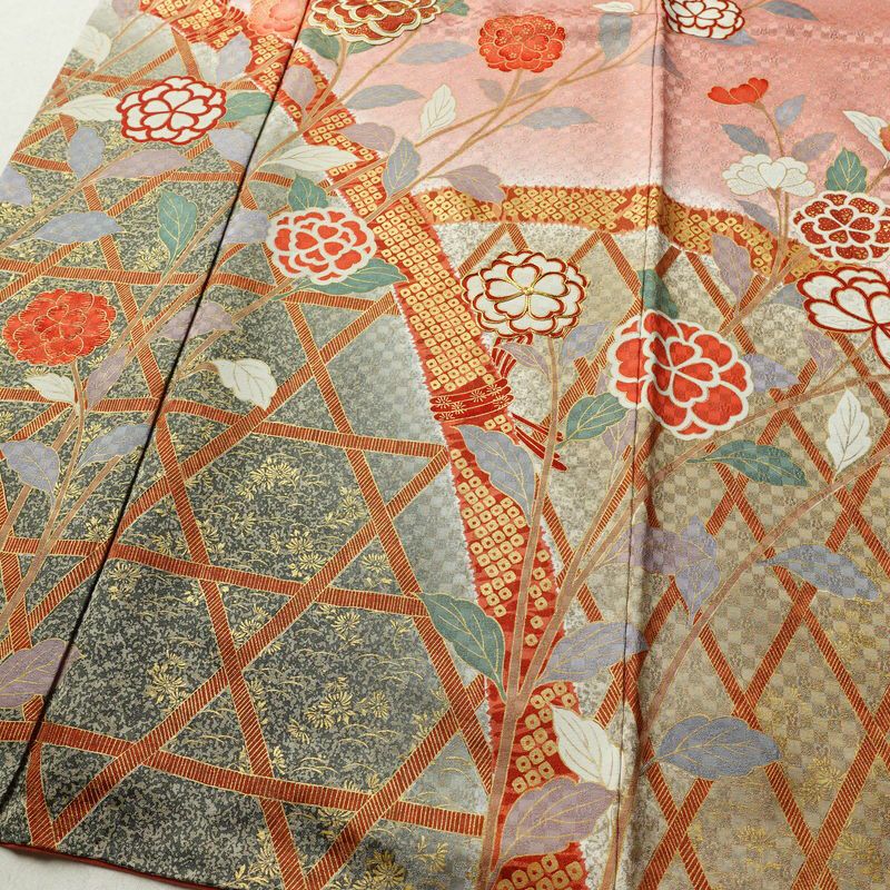 振袖 金駒刺繍 正絹 花柄 袷仕立て 身丈168cm 裄丈67.5cm 箔 金彩 蝶 フォーマル 着物 ピンク_画像4