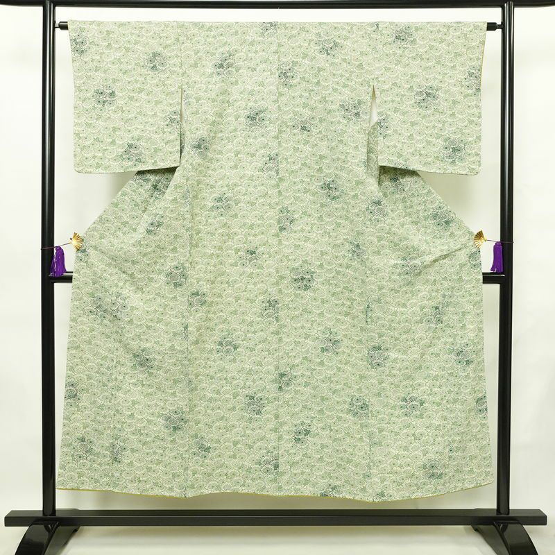 小紋 しつけ糸付き 縮緬 総柄 正絹 花柄 袷仕立て 身丈150.5cm 裄丈64cm 着物 緑・うぐいす色_画像1