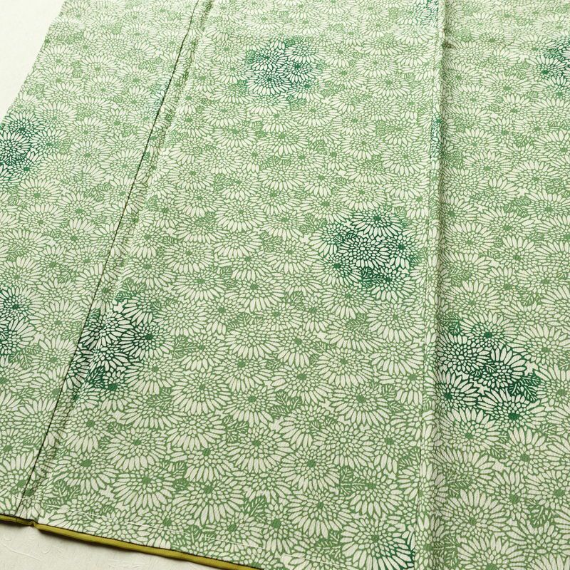 小紋 しつけ糸付き 縮緬 総柄 正絹 花柄 袷仕立て 身丈150.5cm 裄丈64cm 着物 緑・うぐいす色_画像4
