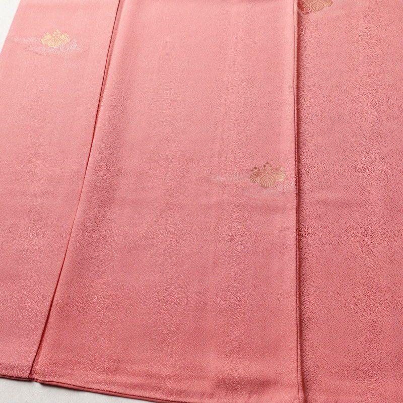 小紋 良品 一つ紋付き 付下小紋 五三の桐 桐 正絹 家紋柄 袷仕立て 身丈162cm 裄丈67cm 一部しつけ糸付き 金糸 着物 ピンク_画像4