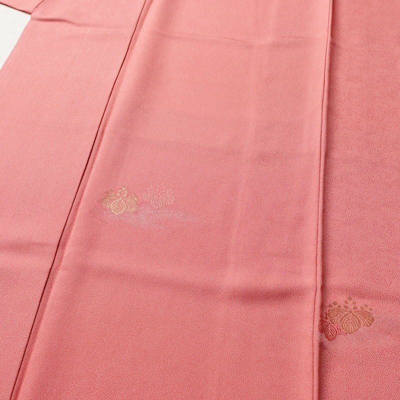 小紋 良品 一つ紋付き 付下小紋 五三の桐 桐 正絹 家紋柄 袷仕立て 身丈162cm 裄丈67cm 一部しつけ糸付き 金糸 着物 ピンク_画像5