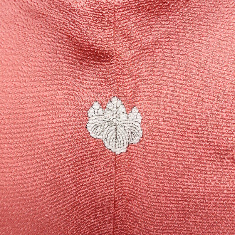 小紋 良品 一つ紋付き 付下小紋 五三の桐 桐 正絹 家紋柄 袷仕立て 身丈162cm 裄丈67cm 一部しつけ糸付き 金糸 着物 ピンク_画像13