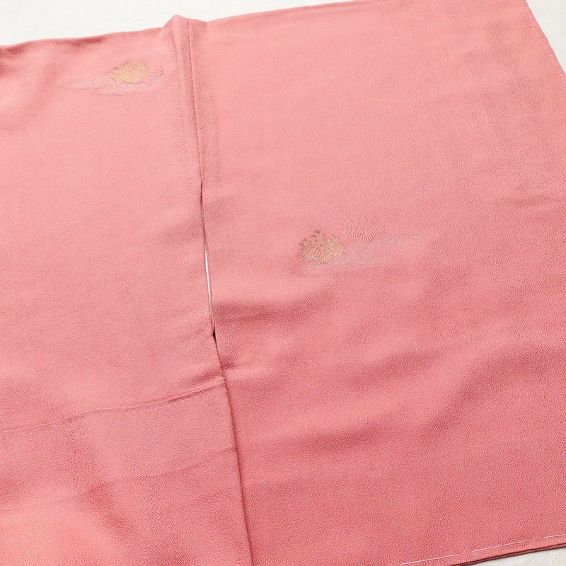 小紋 良品 一つ紋付き 付下小紋 五三の桐 桐 正絹 家紋柄 袷仕立て 身丈162cm 裄丈67cm 一部しつけ糸付き 金糸 着物 ピンク_画像14