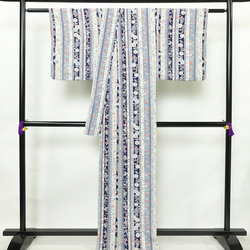 小紋 正絹 縞柄・線柄 袷仕立て 身丈168cm 裄丈68cm 金彩 着物 青・紺_画像2