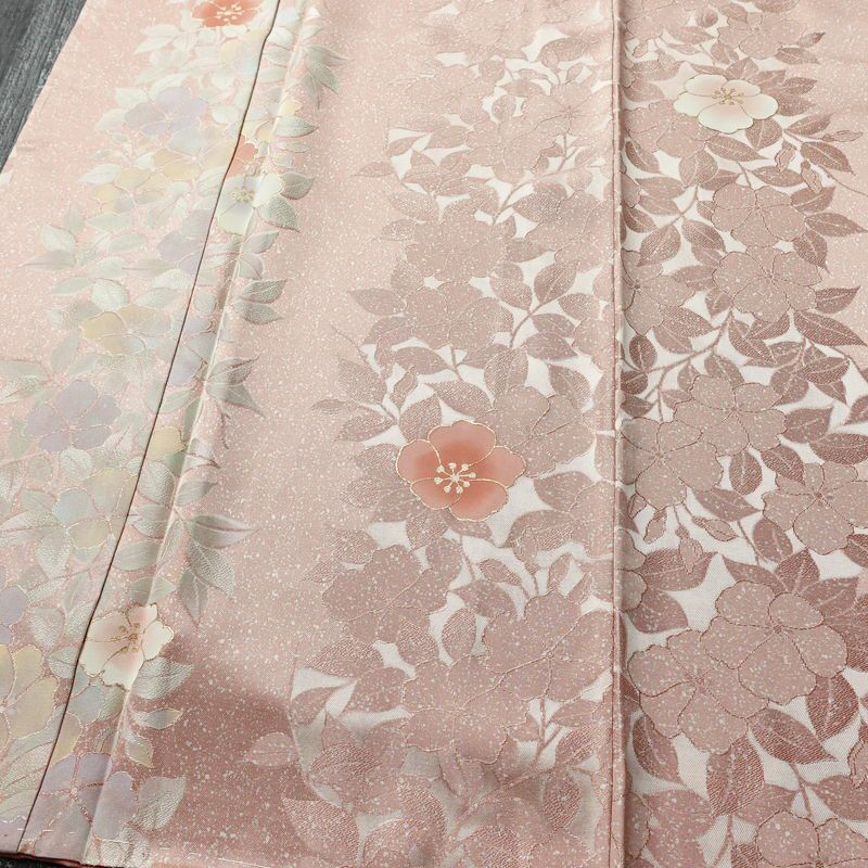 小紋 美品 柄生かし染 しつけ糸付き 一つ紋付き 正絹 花柄 袷仕立て 身丈160cm 裄丈66cm 金彩 着物 ピンク_画像4