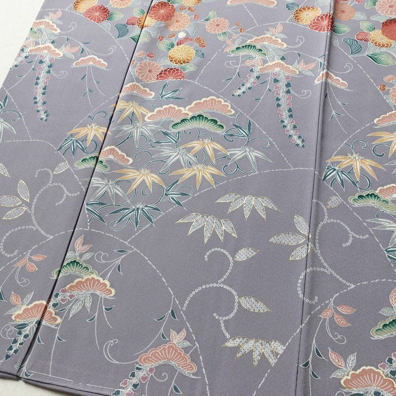 訪問着 良品 しつけ糸付き 正絹 木の葉・植物柄 袷仕立て 身丈165.5cm 裄丈66.5cm 共八掛 金彩 フォーマル 着物 紫・藤色_画像4